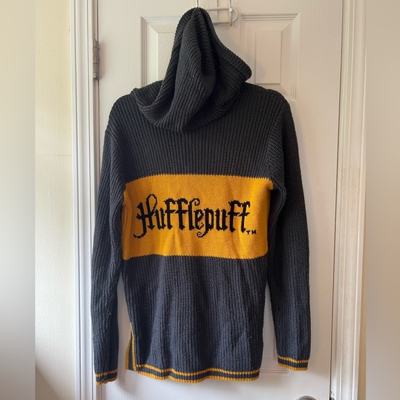Harry Potter Brand Hufflepuff Sweater Yellow and Gray with Hood Size MD - Picture 1 of 4